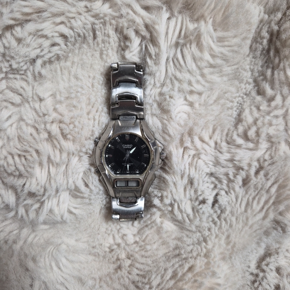 Mens Casio Watch Edifice Broken Damaged Craft DIY Upcycle Silver Tone ✨️💫